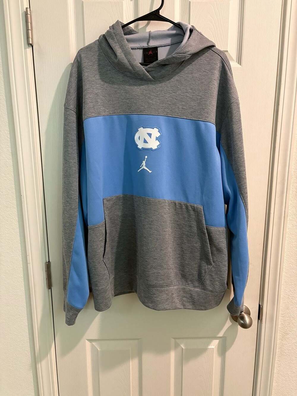 Jordan UNC North Carolina Tar Heels Hoodie Size XXL Grey Blue